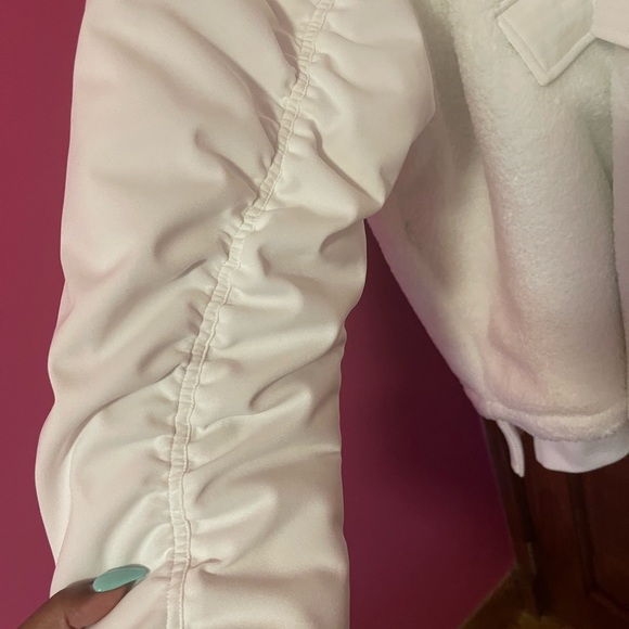 Size Large - Adidas x IVY PARK Ivy Park 1/2 Zip Quilted Sherpa Jacket 🤍❄️ - Picture 11 of 16